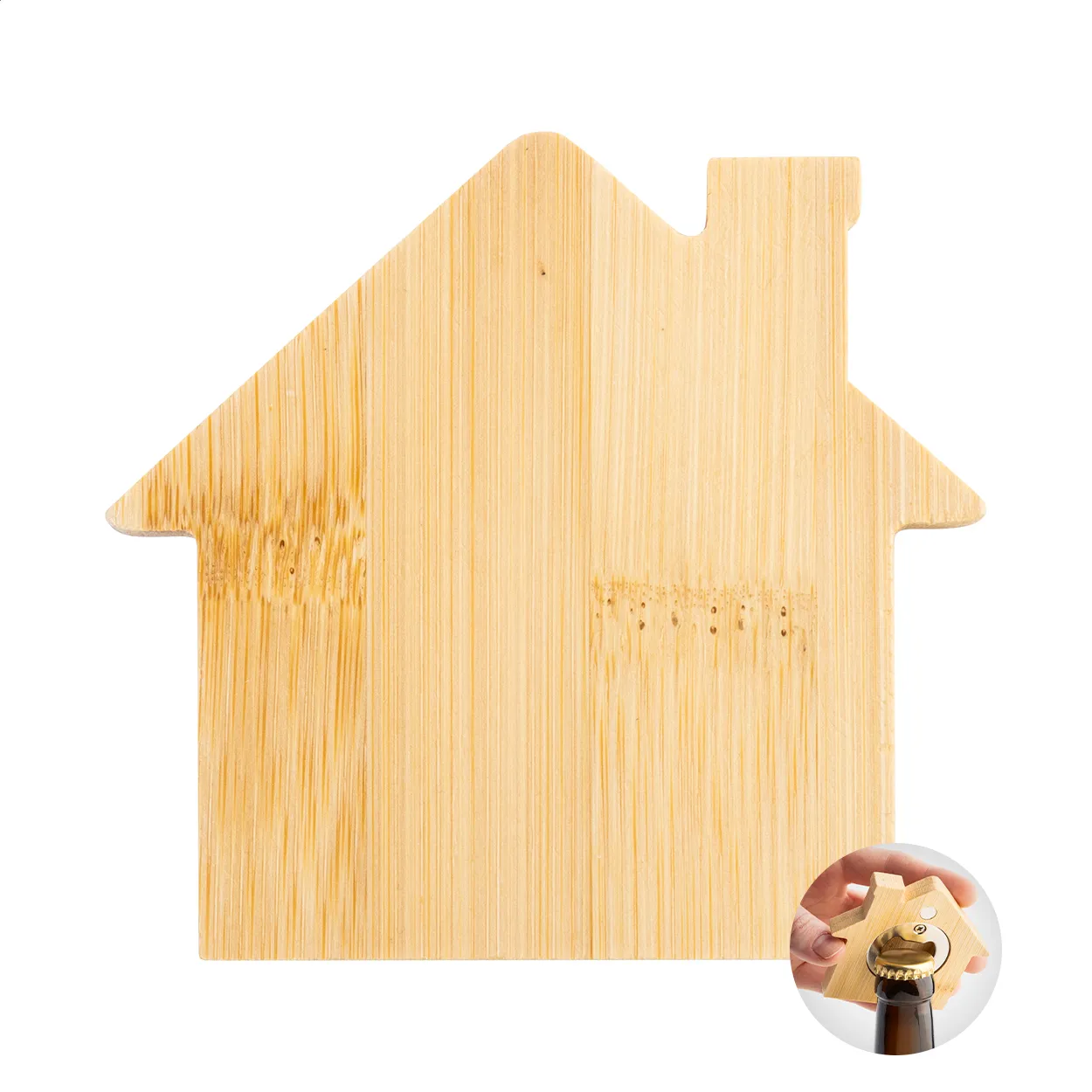 Houten flesopener in de vorm van een huis, met een flesopenerdetail rechtsonder